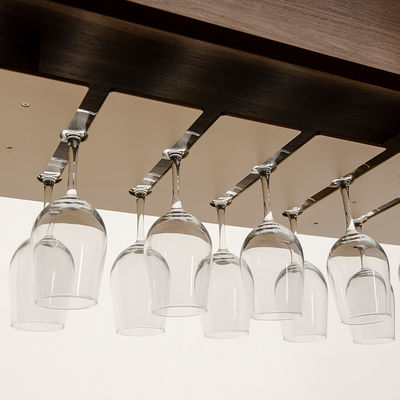 Porte-bouteille pour verre à vin en métal suspendu en aluminium Porte-bouteille pour verre à vin